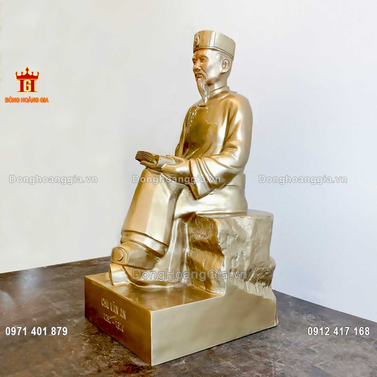 Từng đường nét trên pho tượng được nghệ nhân chế tác vô cùng tỉ mỉ